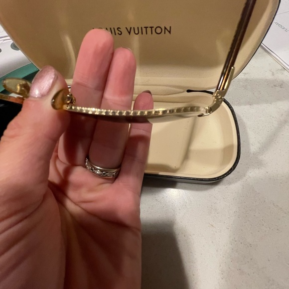 Louis Vuitton small frame polarized retro sunglasses. - Picture 4 of 5